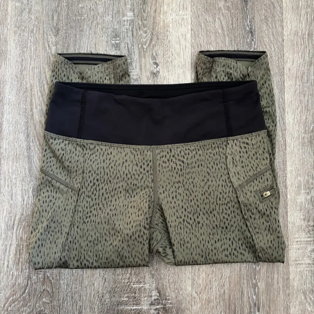Lululemon Run: Top Speed Crop Dottie Dash Fatigue Green Black / Black - Size: 4